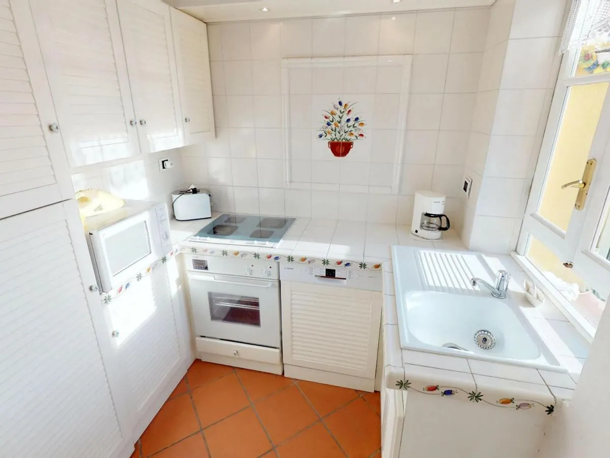 Grand 2P A Menton Avec Terrasse Et Wifi - Fr-1-196-187 Apartment 0*,  France