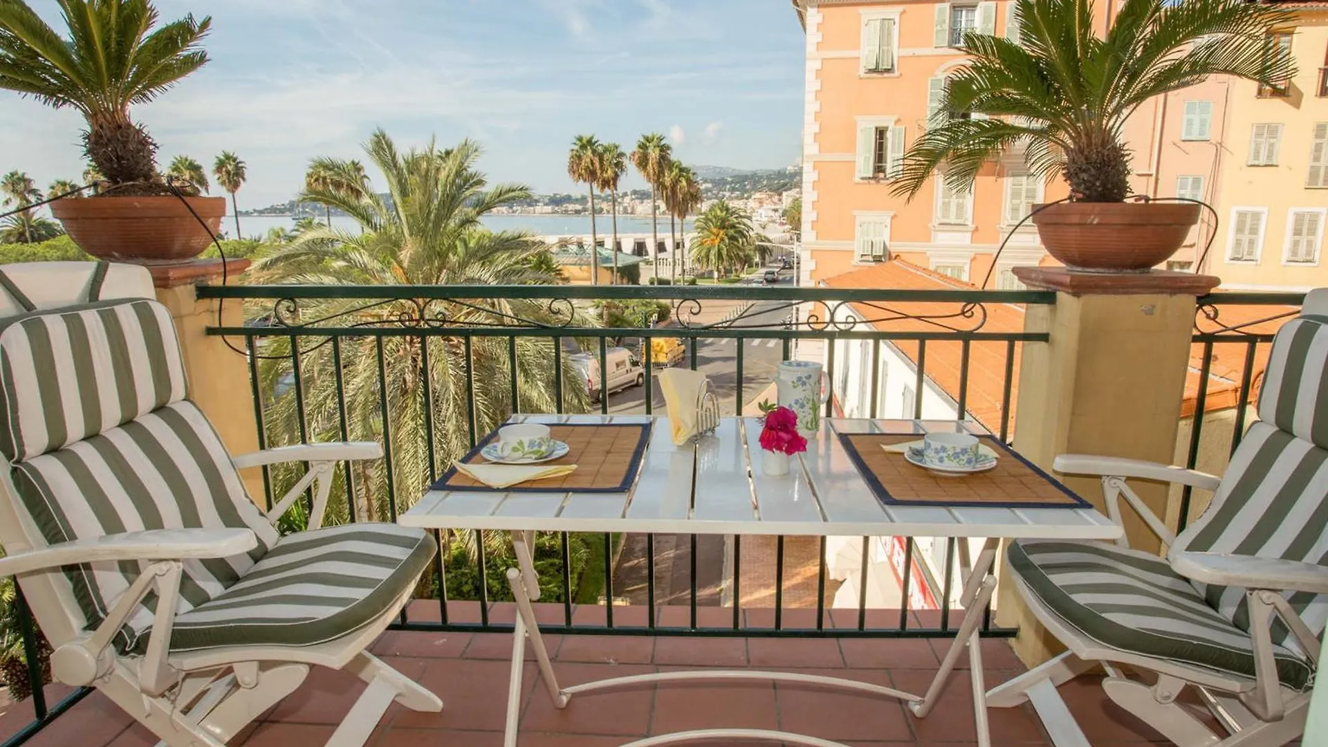 Grand 2P A Menton Avec Terrasse Et Wifi - Fr-1-196-187 Apartment 0*,  France