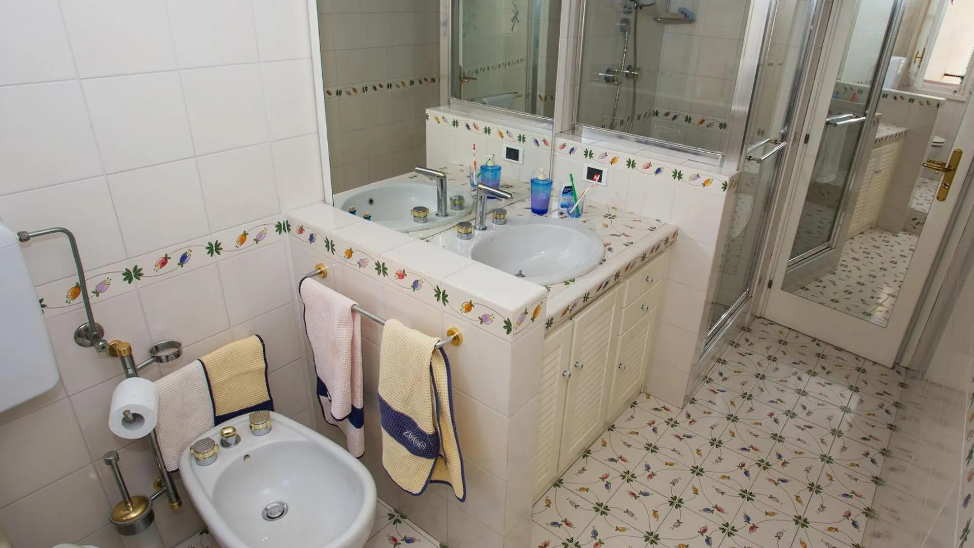 Grand 2P A Menton Avec Terrasse Et Wifi - Fr-1-196-187 Apartment 0*,  France